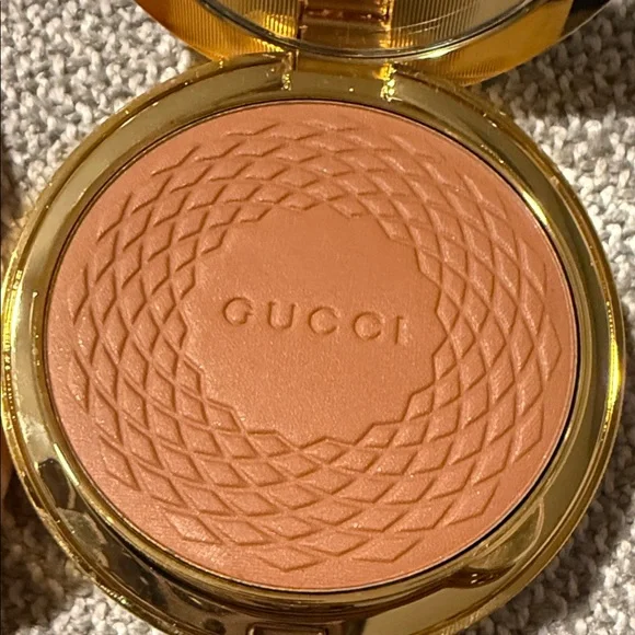 Gucci Tan Bronzer NWOT - Picture 6 of 8